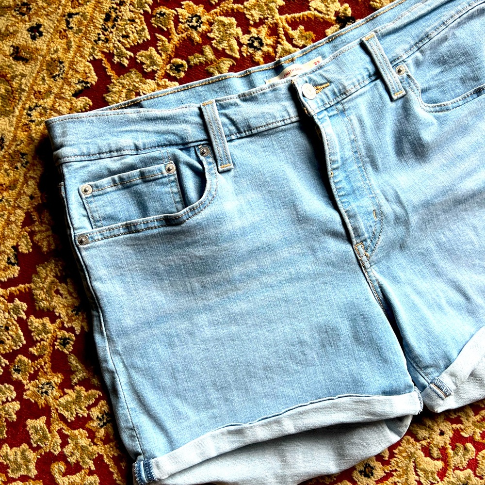 Levi Denim High-Waisted Shorts 33”